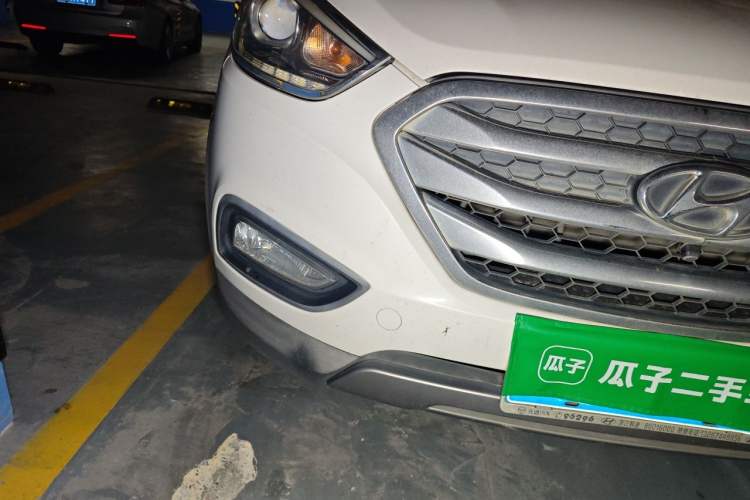 Used Hyundai ix35 2013 2.0L Automatic Two-Wheel Drive Smart GLS China IV Standard Right Front Headlight