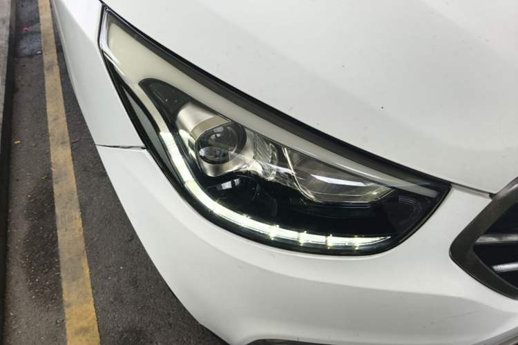 Used Hyundai ix35 2013 2.0L Automatic Two-Wheel Drive Smart GLS China V Standard Right Front Headlight