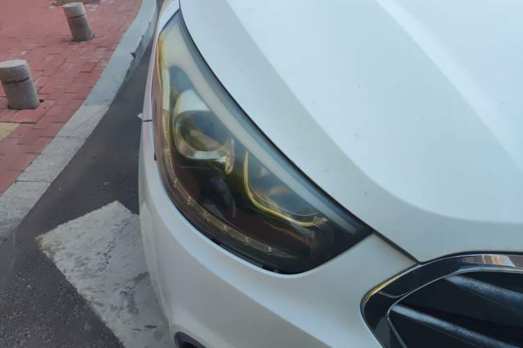 Used Hyundai ix35 2013 2.0L Automatic Two-Wheel Drive Smart GLS China IV Standard Right Front Headlight