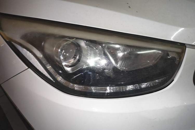 Used Hyundai ix35 2013 2.0L Automatic Two-Wheel Drive Smart GLS China IV Standard Right Front Headlight