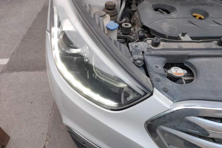 Used Hyundai ix35 2013 2.0L Automatic 2WD Comfort GL China IV Standard Right Front Headlight