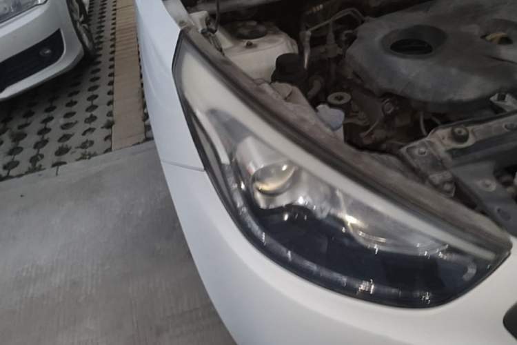 Used Hyundai ix35 2013 2.0L Automatic 2WD Comfort GL China IV Standard Right Front Headlight