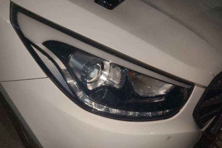 Used Hyundai ix35 2013 2.0L Automatic Two-Wheel Drive Smart GLS China V Standard Right Front Headlight