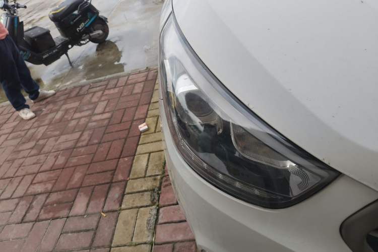 Used Hyundai ix35 2013 2.0L Automatic Two-Wheel Drive Smart GLS China IV Standard Right Front Headlight