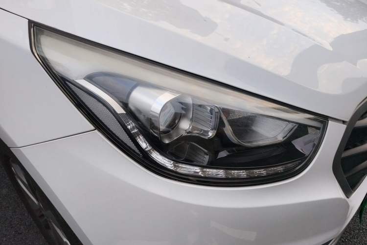 Used Hyundai ix35 2013 2.0L Automatic Two-Wheel Drive Smart GLS China IV Standard Right Front Headlight