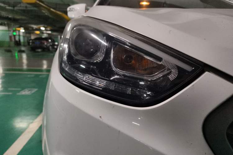 Used Hyundai ix35 2013 2.0L Manual 2WD Comfort GL China IV Standard Right Front Headlight