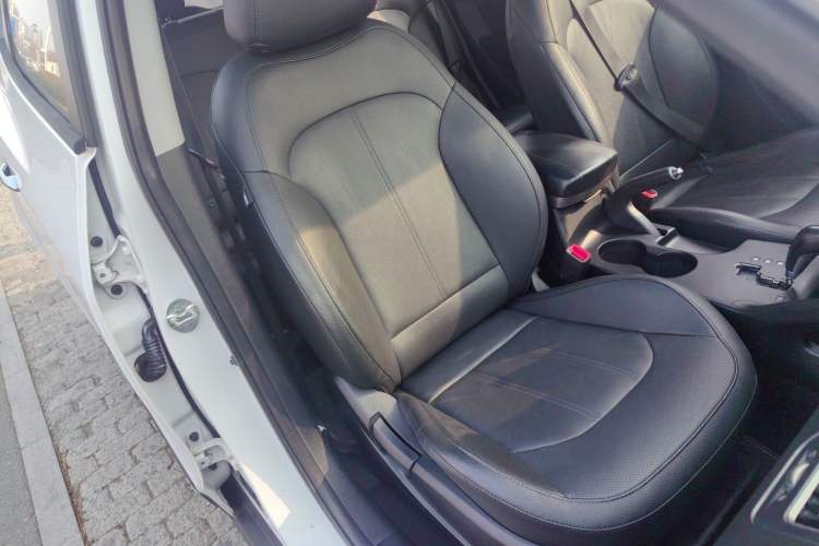Used Hyundai ix35 2013 2.0L Automatic Two-Wheel Drive Smart GLS China IV Standard Right Front Seat
