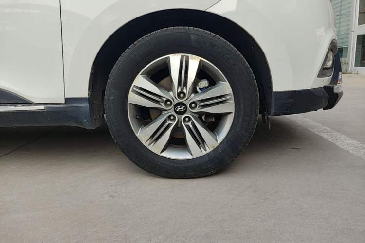 Used Hyundai ix35 2013 2.0L Automatic Two-Wheel Drive Leading GLX China IV Standard Right Front Wheel Hub