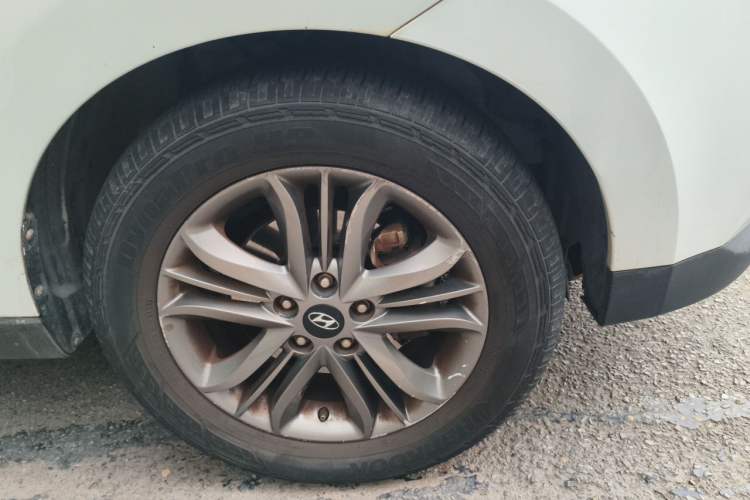 Used Hyundai ix35 2013 2.0L Automatic Two-Wheel Drive Smart GLS China IV Standard Right Front Wheel Hub