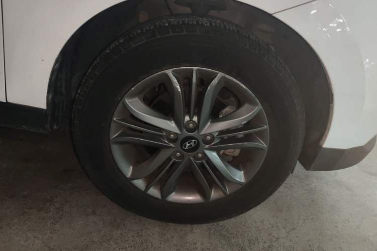 Used Hyundai ix35 2013 2.0L Automatic Two-Wheel Drive Smart GLS China V Standard Right Front Wheel Hub