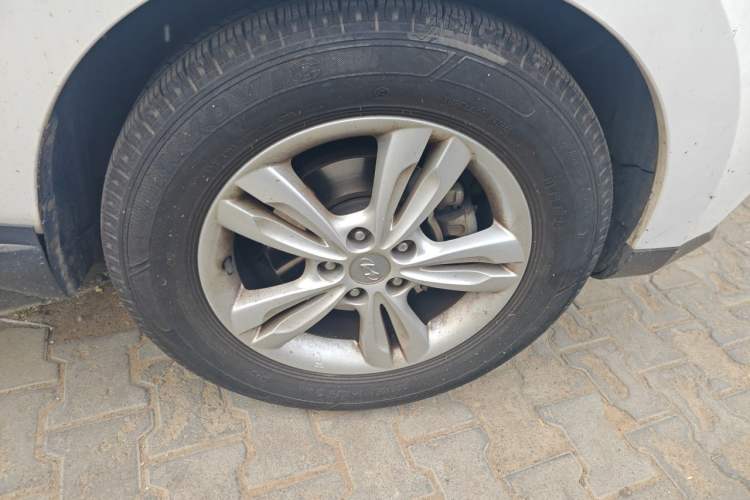 Used Hyundai ix35 2013 2.0L Automatic Two-Wheel Drive Smart GLS China IV Standard Right Front Wheel Hub