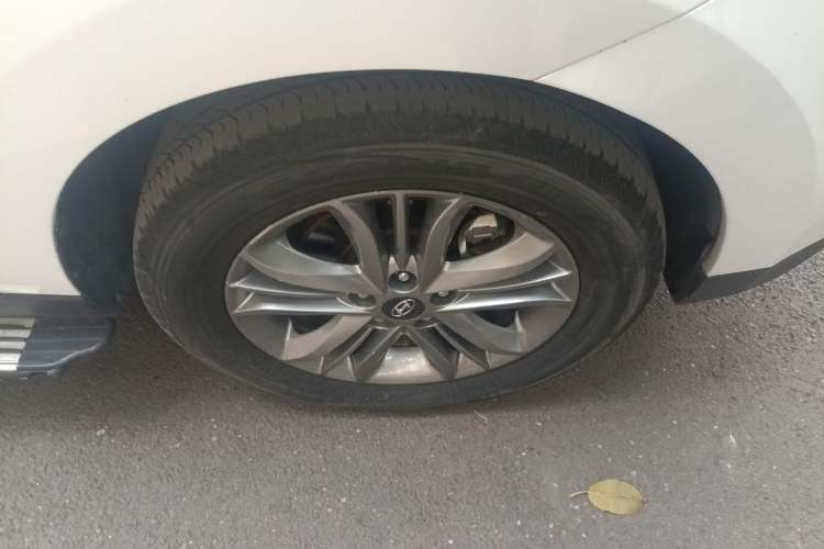 Used Hyundai ix35 2013 2.0L Automatic Two-Wheel Drive Smart GLS China IV Standard Right Front Wheel Hub