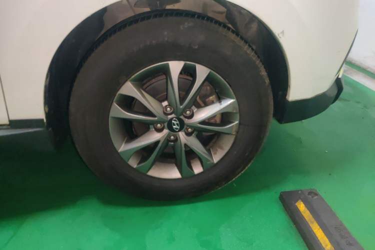 Used Hyundai ix35 2013 2.0L Automatic 2WD Comfort GL China IV Standard Right Front Wheel Hub
