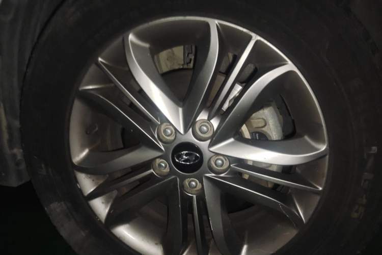 Used Hyundai ix35 2013 2.0L Automatic Two-Wheel Drive Smart GLS China IV Standard Right Front Wheel Hub