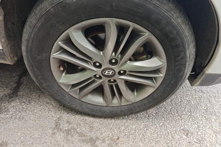 Used Hyundai ix35 2013 2.0L Automatic Two-Wheel Drive Smart GLS China V Standard Right Front Wheel Hub