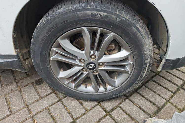 Used Hyundai ix35 2013 2.0L Automatic Two-Wheel Drive Smart GLS China IV Standard Right Front Wheel Hub