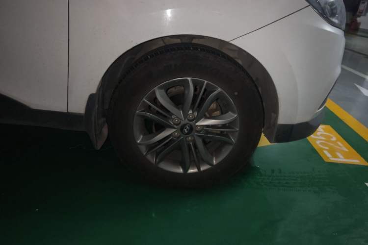 Used Hyundai ix35 2013 2.0L Automatic Two-Wheel Drive Smart GLS China IV Standard Right Front Wheel Hub