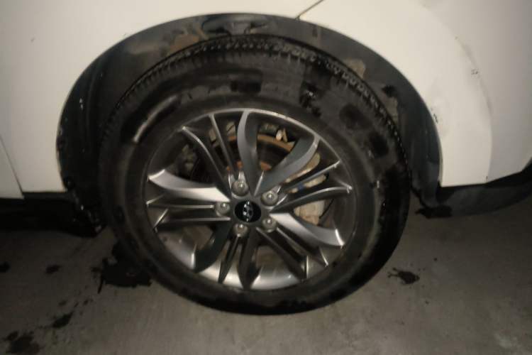 Used Hyundai ix35 2013 2.0L Automatic Two-Wheel Drive Smart GLS China IV Standard Right Front Wheel Hub