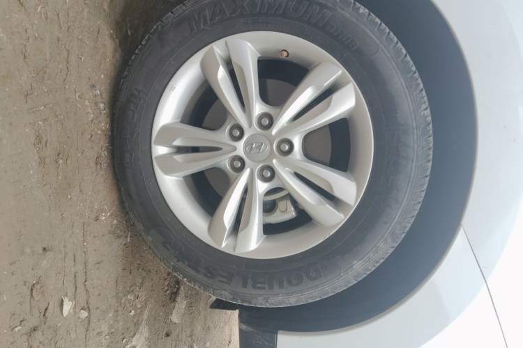 Used Hyundai ix35 2013 2.0L Automatic Two-Wheel Drive Smart GLS China IV Standard Right Front Wheel Hub
