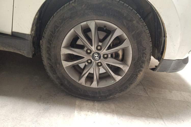 Used Hyundai ix35 2013 2.0L Automatic 2WD Comfort GL China IV Standard Right Front Wheel Hub