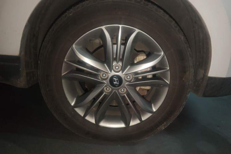 Used Hyundai ix35 2013 2.0L Automatic Two-Wheel Drive Smart GLS China V Standard Right Front Wheel Hub