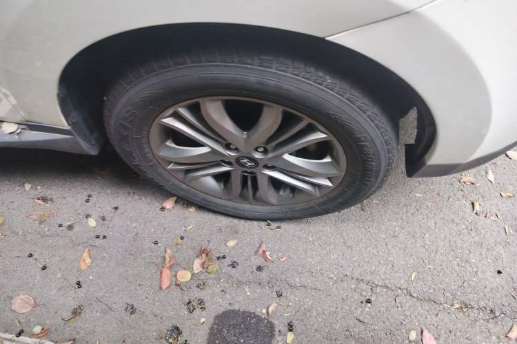 Used Hyundai ix35 2013 2.0L Automatic Two-Wheel Drive Smart GLS China IV Standard Right Front Wheel Hub