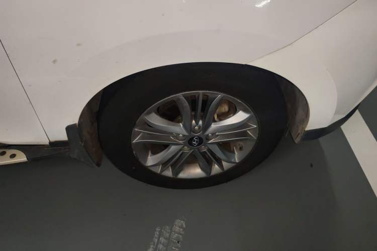 Used Hyundai ix35 2013 2.0L Automatic Two-Wheel Drive Smart GLS China IV Standard Right Front Wheel Hub
