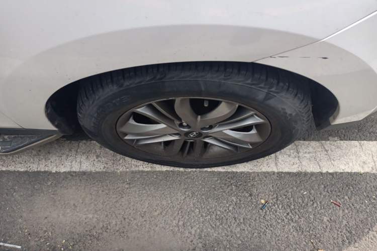 Used Hyundai ix35 2013 2.0L Automatic Two-Wheel Drive Smart GLS China IV Standard Right Front Wheel Hub
