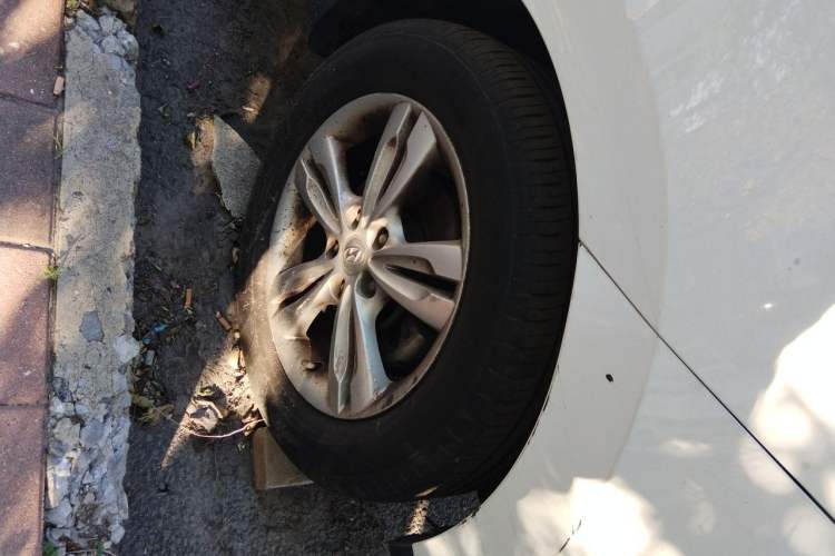 Used Hyundai ix35 2013 2.0L Automatic Two-Wheel Drive Smart GLS China IV Standard Right Front Wheel Hub