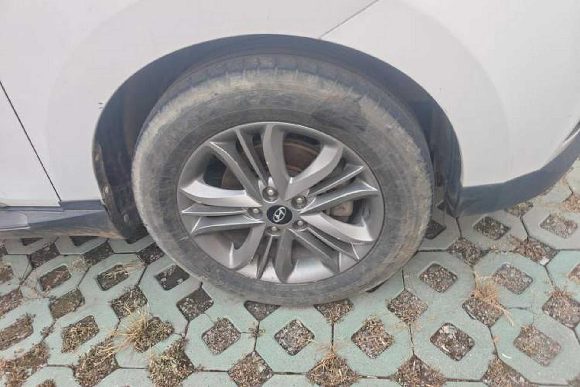 Used Hyundai ix35 2013 2.0L Automatic Two-Wheel Drive Smart GLS China IV Standard Right Front Wheel Hub