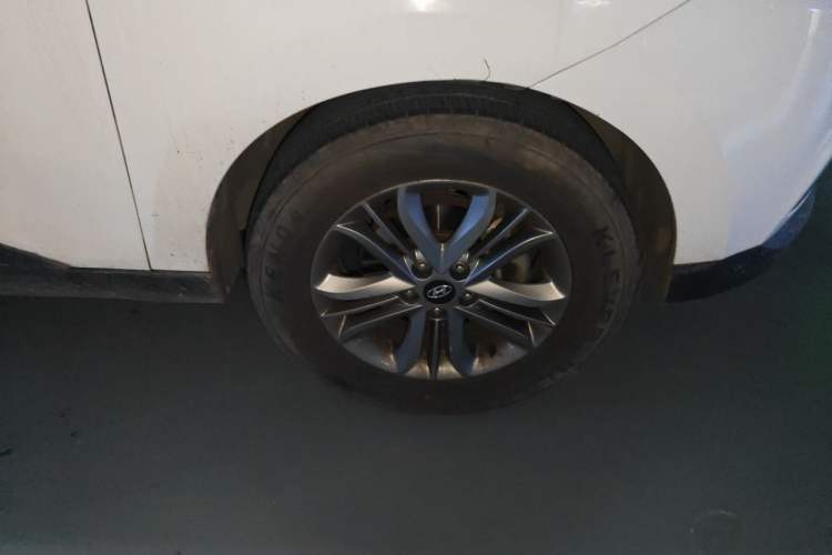 Used Hyundai ix35 2013 2.0L Automatic Two-Wheel Drive Smart GLS China IV Standard Right Front Wheel Hub