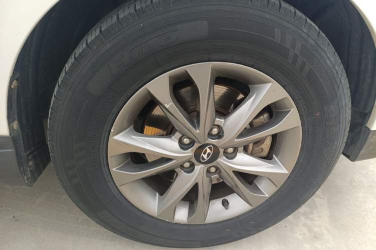 Used Hyundai ix35 2013 2.0L Automatic 2WD Comfort GL China IV Standard Right Front Wheel Hub