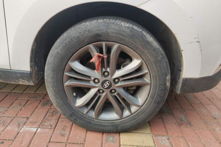 Used Hyundai ix35 2013 2.0L Automatic Two-Wheel Drive Smart GLS China IV Standard Right Front Wheel Hub