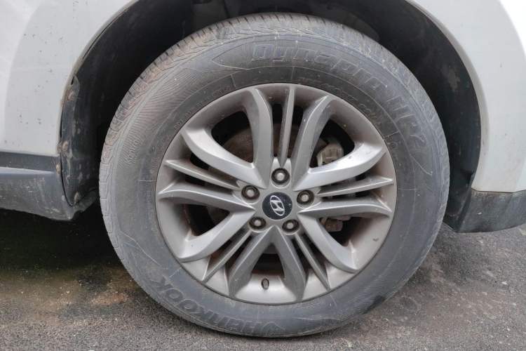 Used Hyundai ix35 2013 2.0L Automatic Two-Wheel Drive Smart GLS China IV Standard Right Front Wheel Hub