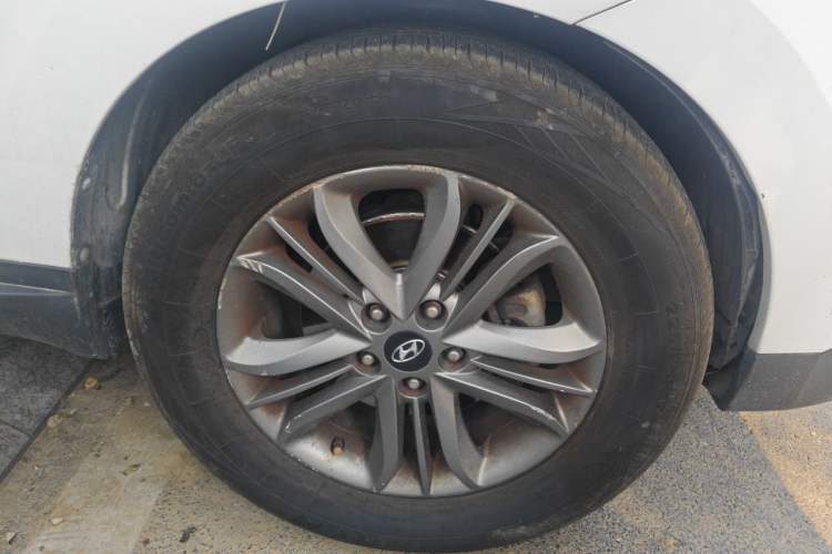 Used Hyundai ix35 2013 2.0L Automatic Two-Wheel Drive Smart GLS China IV Standard Right Front Wheel Hub