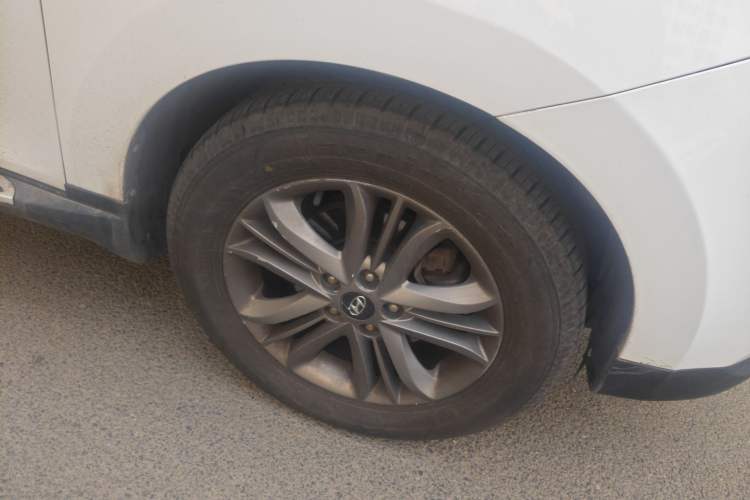 Used Hyundai ix35 2013 2.0L Automatic Two-Wheel Drive Smart GLS China IV Standard Right Front Wheel Hub