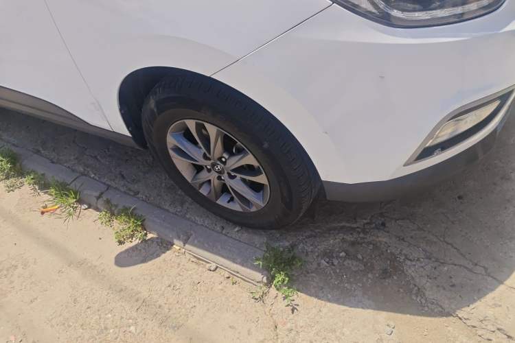 Used Hyundai ix35 2013 2.0L Automatic 2WD Comfort GL China IV Standard Right Front Wheel Hub