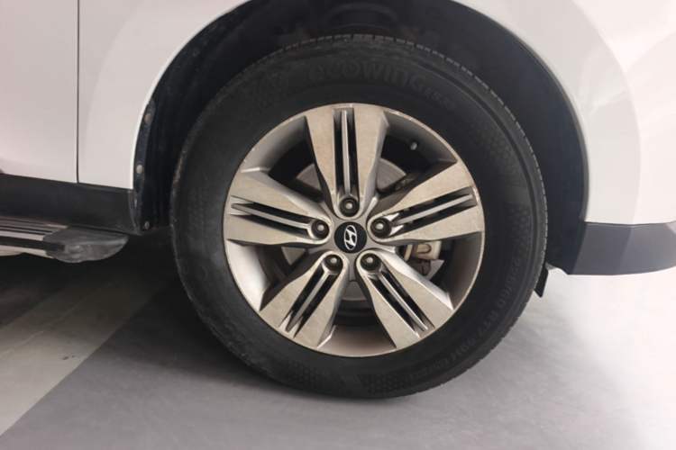 Used Hyundai ix35 2013 2.0L Automatic 4x4 Smart GLS China V Standard Right Front Wheel Hub