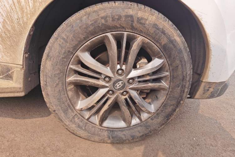 Used Hyundai ix35 2013 2.0L Automatic Two-Wheel Drive Smart GLS China IV Standard Right Front Wheel Hub