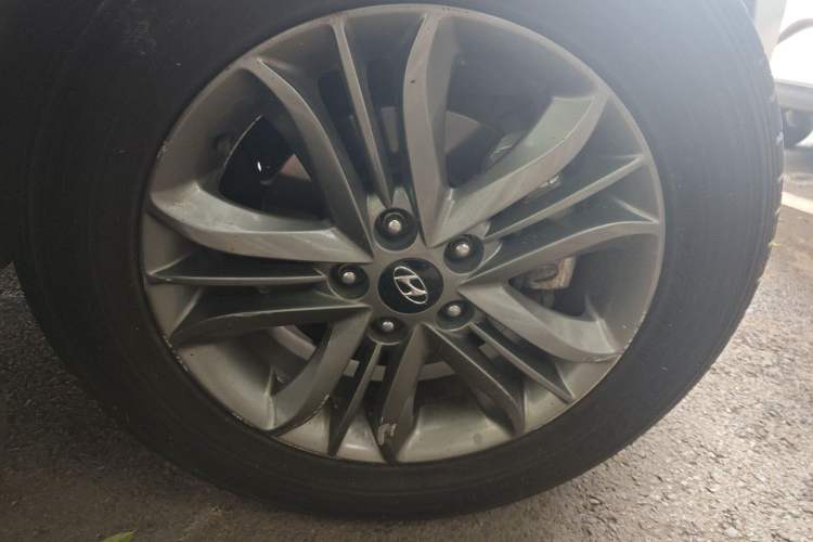 Used Hyundai ix35 2013 2.0L Automatic Two-Wheel Drive Smart GLS China IV Standard Right Front Wheel Hub