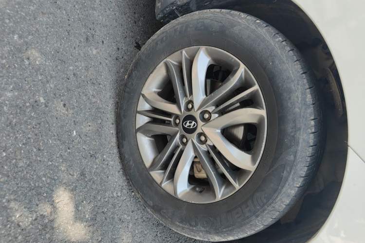 Used Hyundai ix35 2013 2.0L Automatic Two-Wheel Drive Smart GLS China V Standard Right Front Wheel Hub