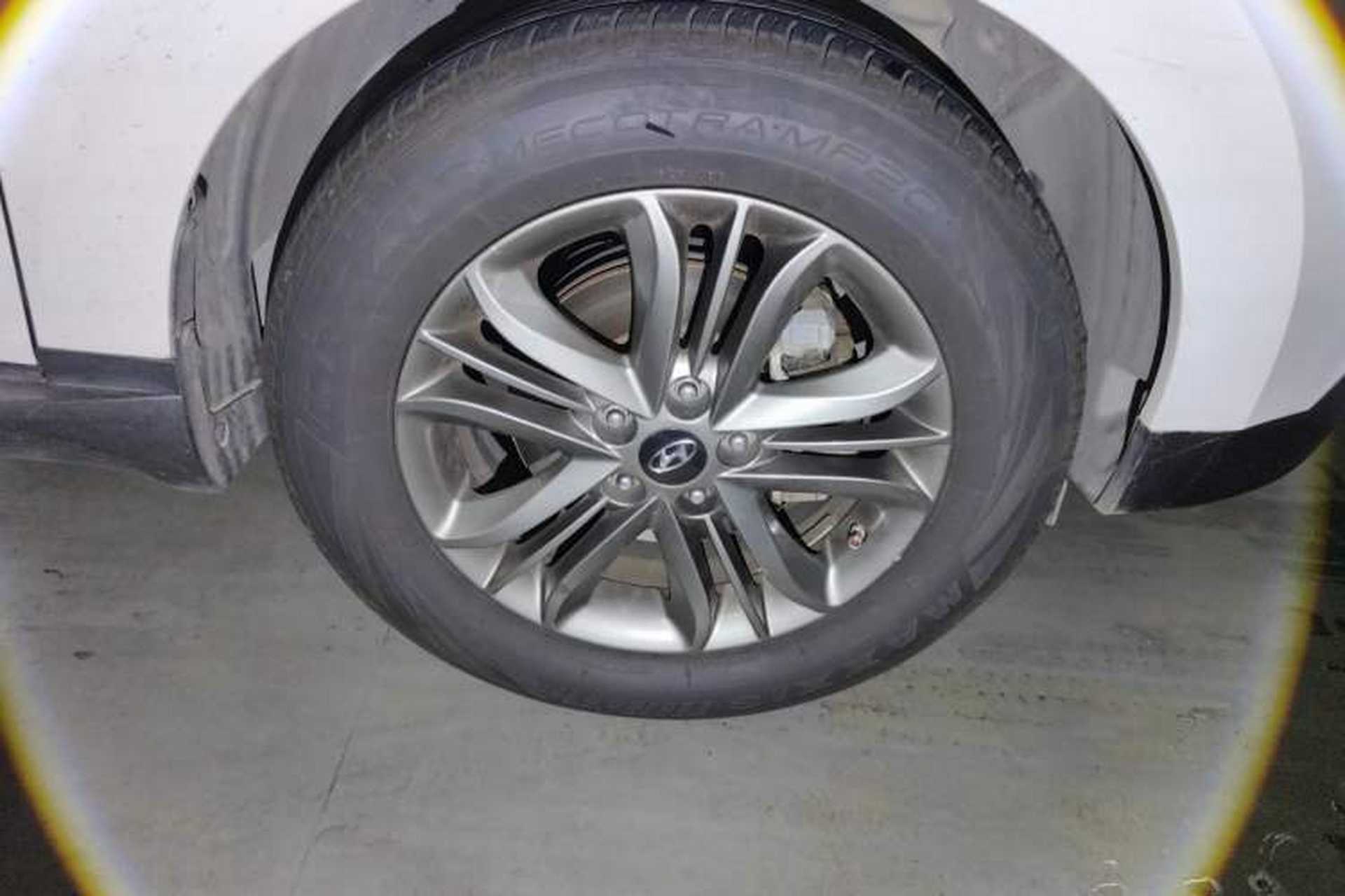 Used Hyundai ix35 2013 2.0L Automatic Two-Wheel Drive Smart GLS China V Standard Right Front Wheel Hub