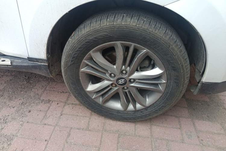 Used Hyundai ix35 2013 2.0L Automatic Two-Wheel Drive Smart GLS China IV Standard Right Front Wheel Hub