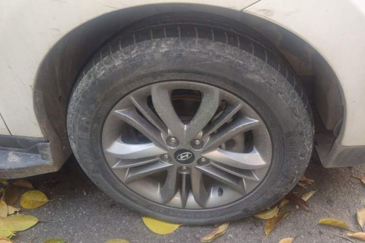 Used Hyundai ix35 2013 2.0L Automatic Two-Wheel Drive Smart GLS China IV Standard Right Front Wheel Hub