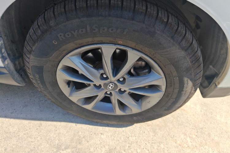 Used Hyundai ix35 2013 2.0L Automatic 2WD Comfort GL China IV Standard Right Front Wheel Hub