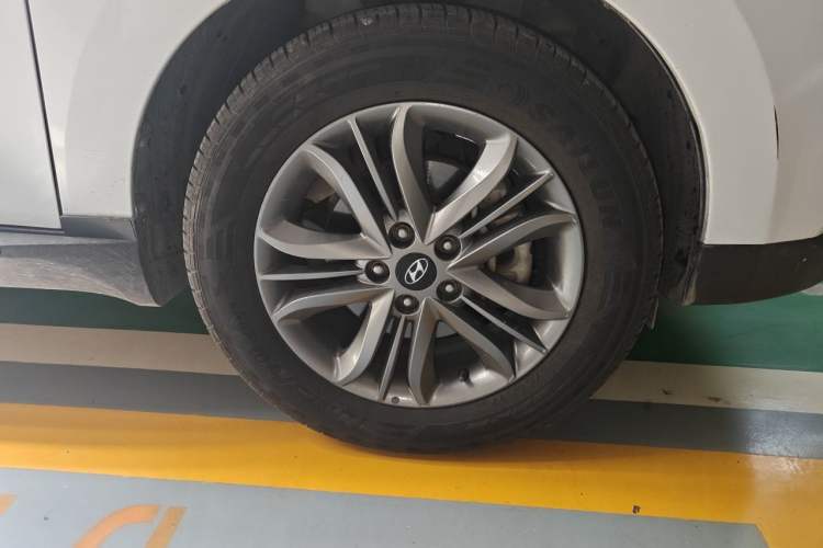 Used Hyundai ix35 2013 2.0L Automatic Two-Wheel Drive Smart GLS China V Standard Right Front Wheel Hub