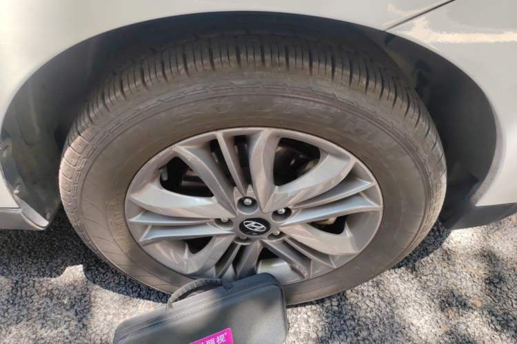 Used Hyundai ix35 2013 2.0L Automatic Two-Wheel Drive Smart GLS China IV Standard Right Front Wheel Hub