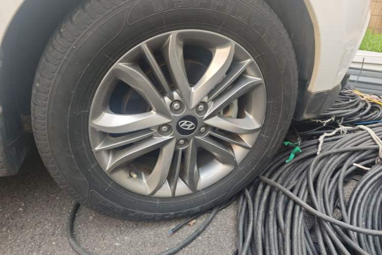 Used Hyundai ix35 2013 2.0L Automatic Two-Wheel Drive Smart GLS China IV Standard Right Front Wheel Hub