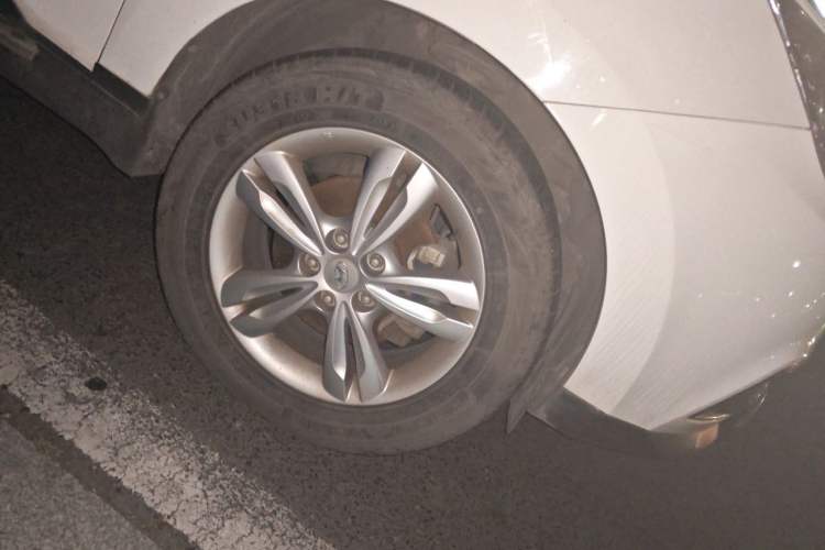 Used Hyundai ix35 2013 2.0L Automatic Two-Wheel Drive Smart GLS China IV Standard Right Front Wheel Hub