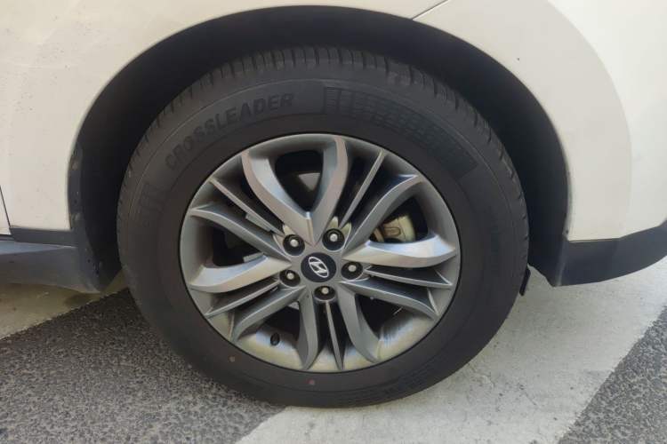 Used Hyundai ix35 2013 2.0L Automatic Two-Wheel Drive Smart GLS China IV Standard Right Front Wheel Hub